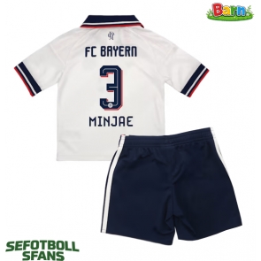 Bayern Munich Kim Min-jae #3 Bortaställ Barn 2026-27 Kortärmad (+ Korta byxor)